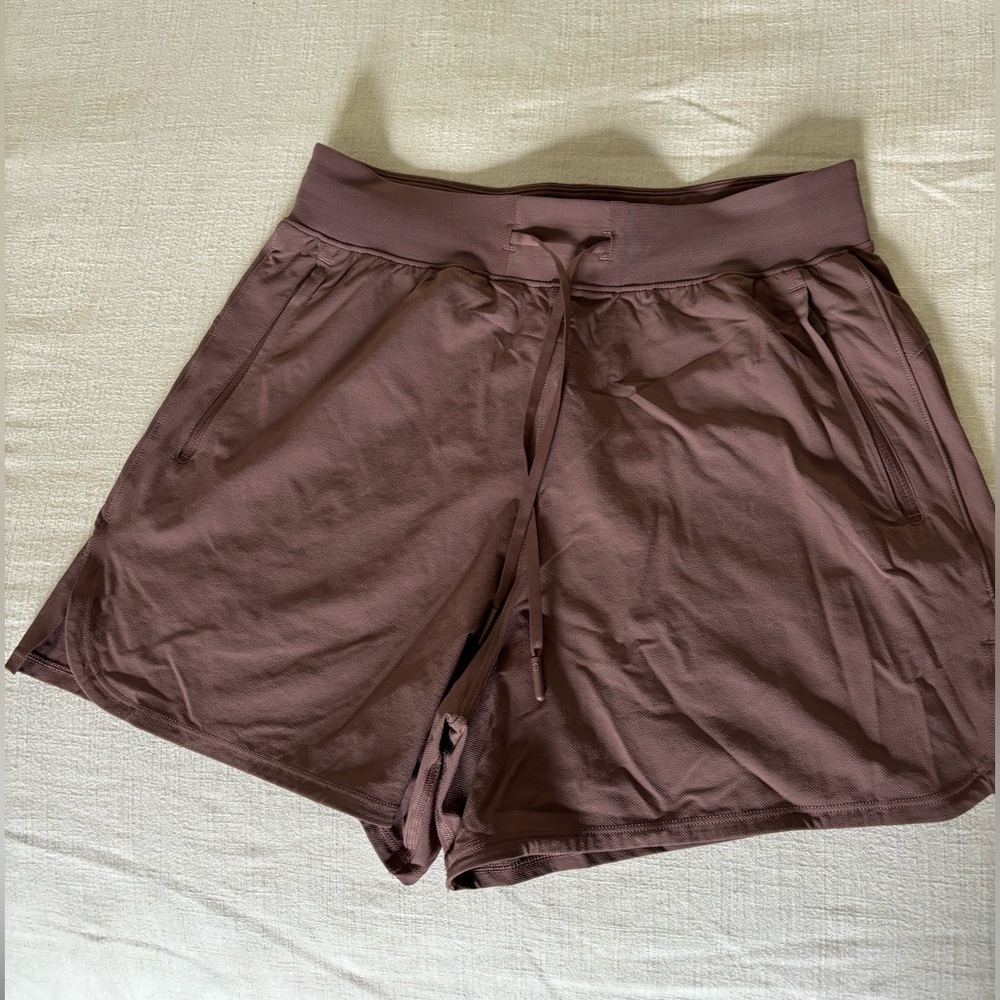 Lululemon license to train shorts